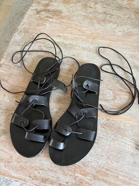 Tie gladiator leather sandals